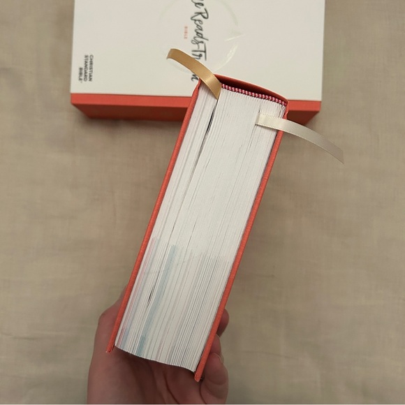 CSB She Reads Truth Bible, Poppy Linen, Black Letter, Full-Color Design - Picture 12 of 14